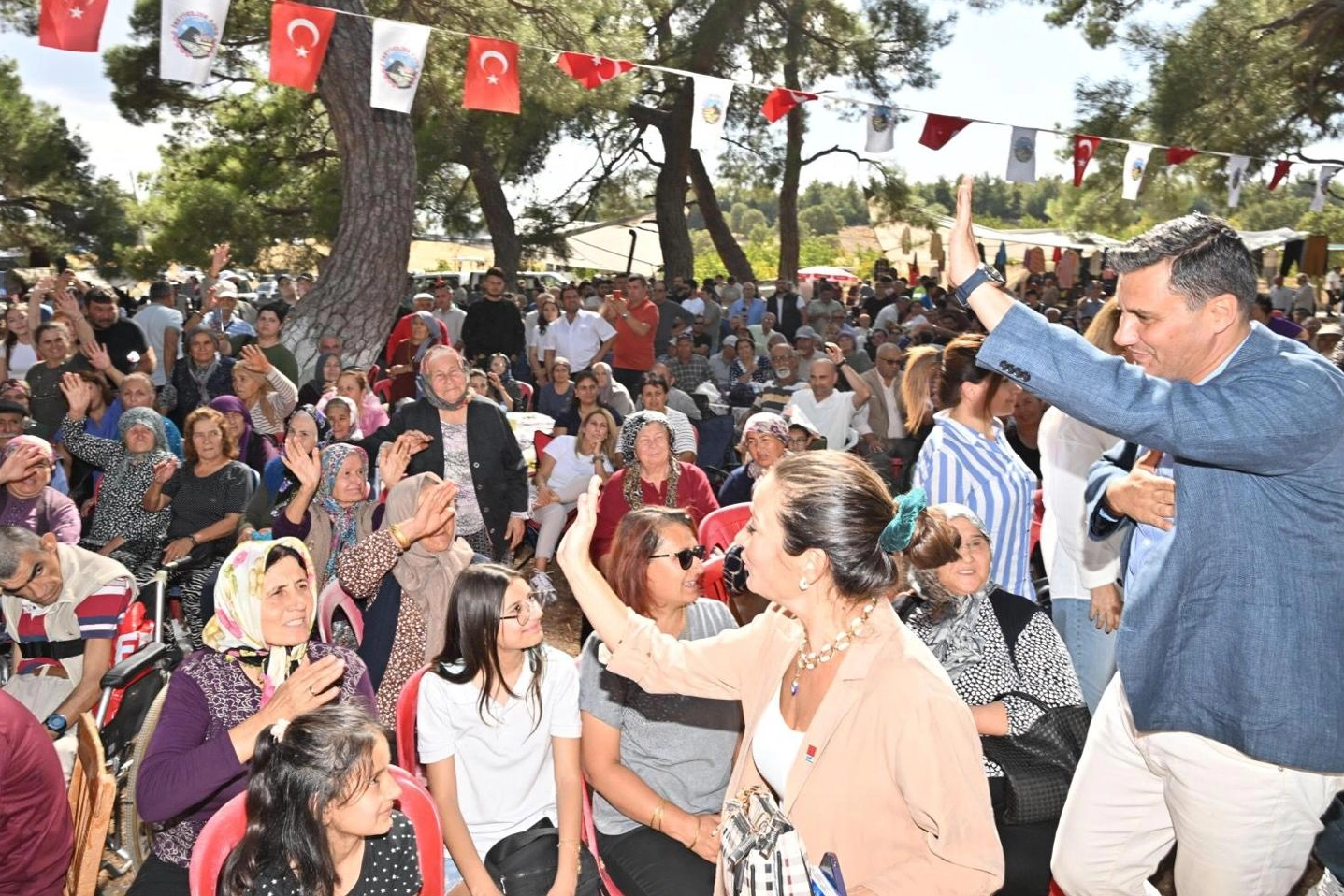 Kula'da Geleneksel Bağdatlı Sultan Alevi Kültürünü Tanıtma Şenliği Coşkuyla Gerçekleşti