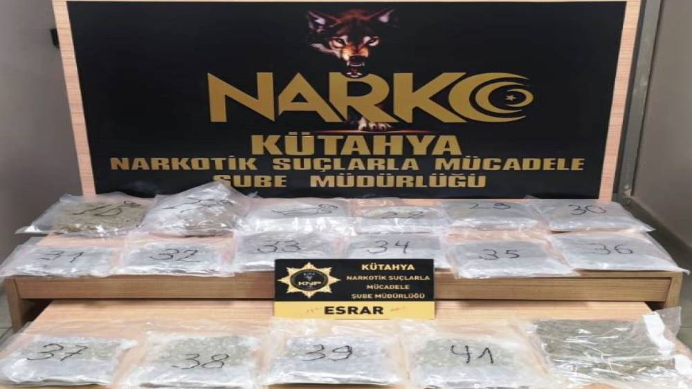 Kütahya’da Uygulama Noktasında 5 Kilo 780 Gram Esrar Ele Geçirildi, 3 Kişi Tutuklandı