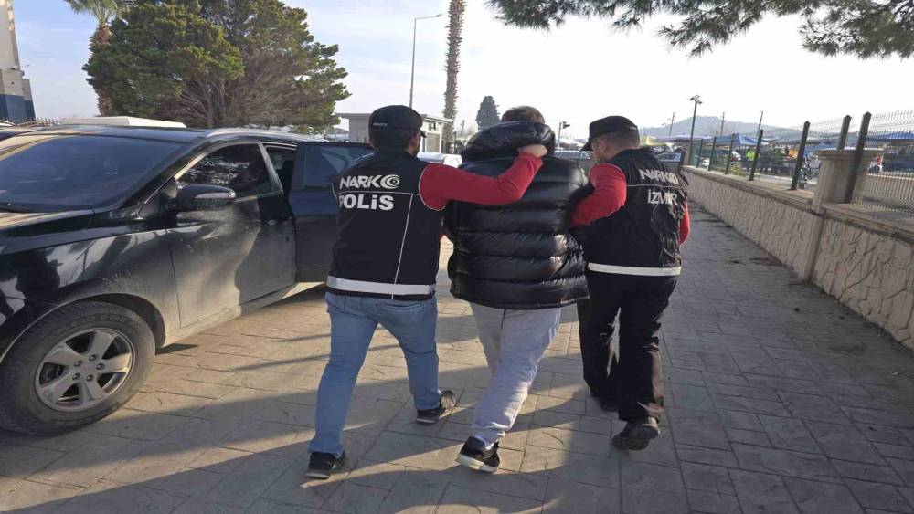 İzmir’de İnterpol Tarafından Aranan Firari Yakalandı!