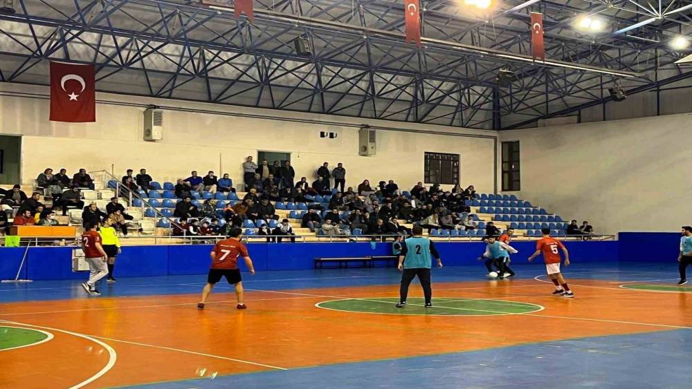 Tavas Belediyesi Mahalleler Ligi Futsal Heyecanı Sürüyor