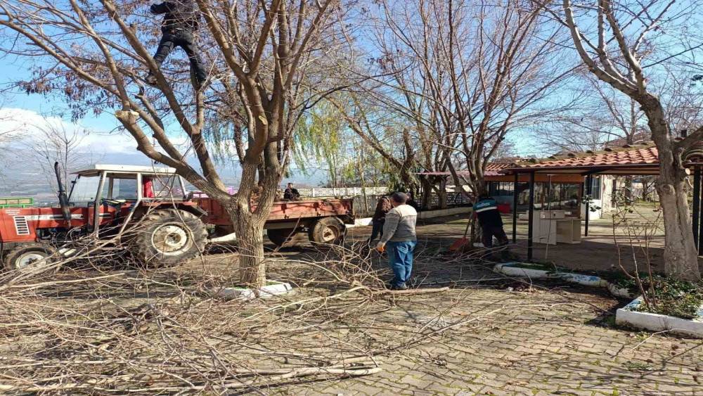 Uçurum Park’ta temizlik çalışmaları sürüyor
