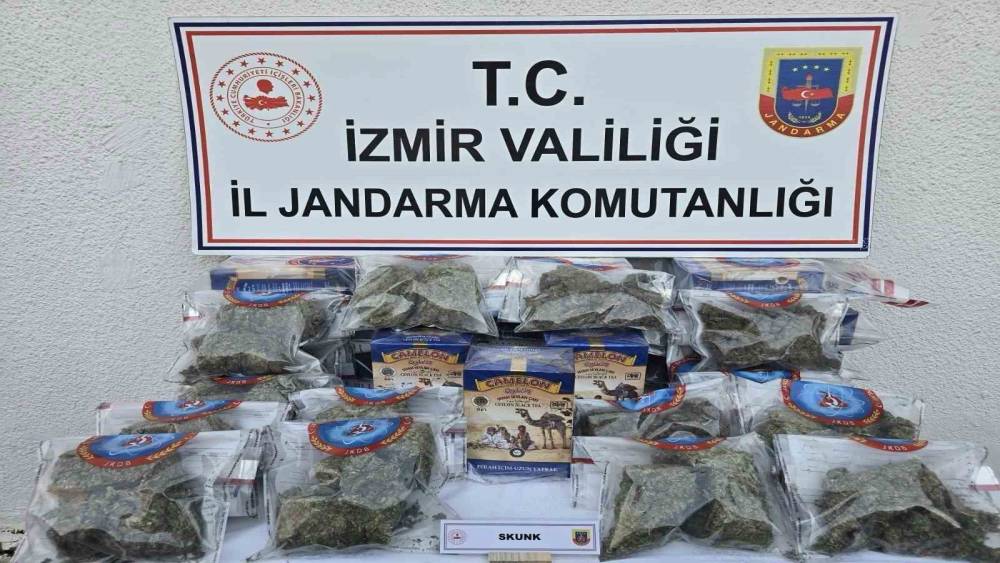 İzmir’de jandarmadan uyuşturucu tacirlerine operasyon
