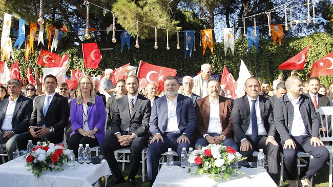 AK Parti Gaziemir 8. Olağan İlçe Kongresi’nde CHP Eleştirisi Dikkat Çekti