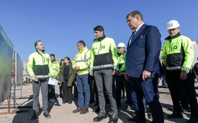 Başkan Cemil Tugay, Bayraklı’daki Altyapı Çalışmalarını İnceledi: 2025’te 200 Milyon TL’lik Yatırım