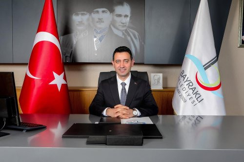 Bayraklı Belediyesi İşçileri Grev Hazırlığında: Başkan Önal Yurt Dışında