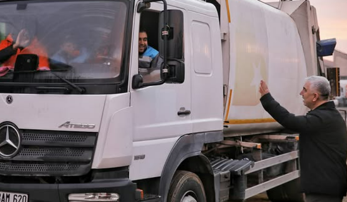 Bergama Belediye Başkanı Tanju Çelik: Daha Temiz Bir Bergama İçin Çalışıyoruz