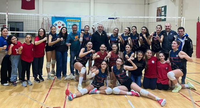 Bergama Belediyesi Spor Kulübü, F Kadınlar Voleybol 2. Ligi’nde Zafere Ulaştı