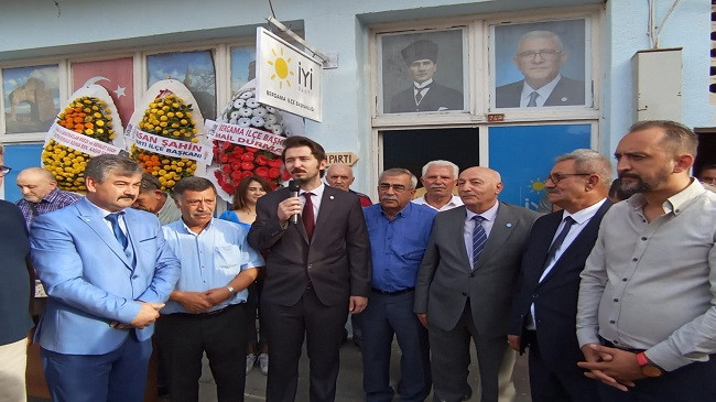 Bergama İYİ Parti Yeni İlçe Binasına Taşındı