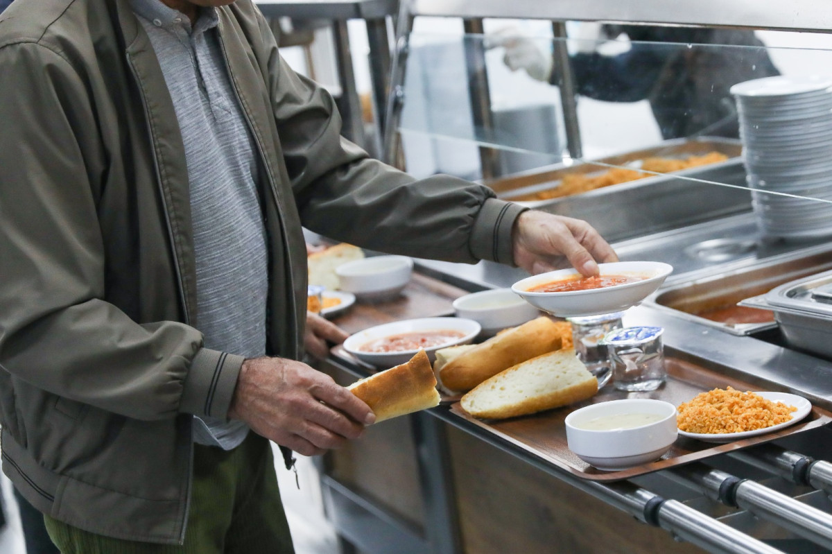 BUCA BELEDİYE LOKANTALARI ÖĞRENCİYE VE EMEKLİYE CAN SUYU OLDU