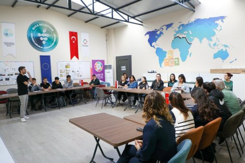 Buca Belediyesi, 'Erasmus Günleri' ile Gençlere Avrupa Fırsatları Sunuyor