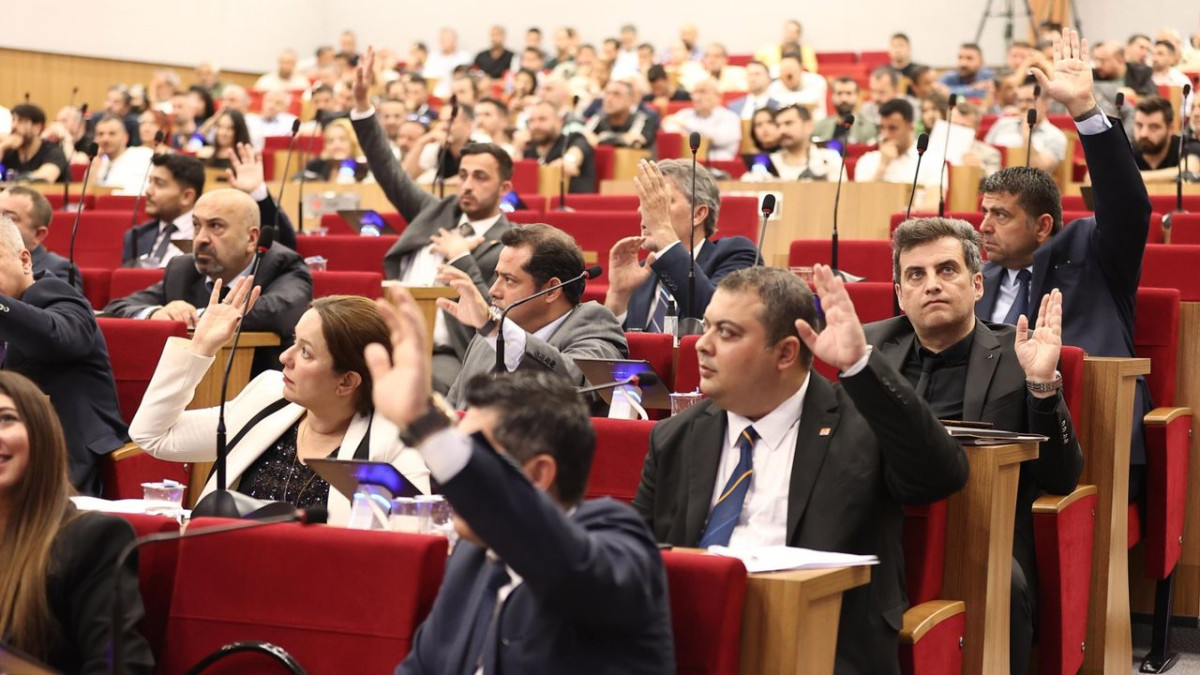 CHP’li meclis üyelerinden Başkan Mutlu’ya protesto iddiası!