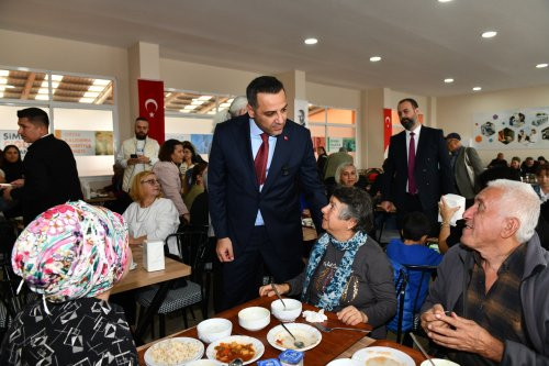 Çiğli Belediyesi’nden Dar Gelirli Aileler ve Öğrenciler İçin İlk Kent Lokantası