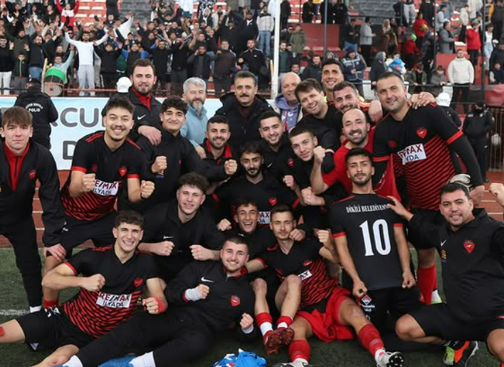 Dikili Belediyespor Namağlup Şampiyon! 