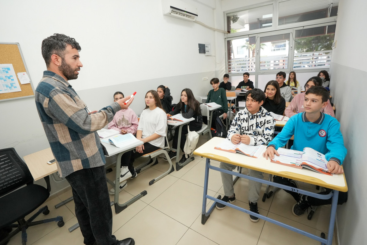 Gaziemir Belediyesi’nden bin 180 Öğrenciye Ücretsiz Eğitim İmkanı