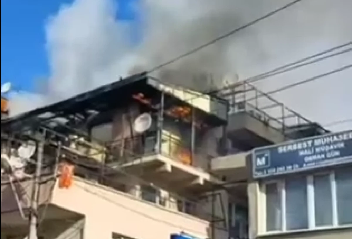 İzmir Bozyaka’da yangın paniği: Alevler saatlerdir sürüyor!