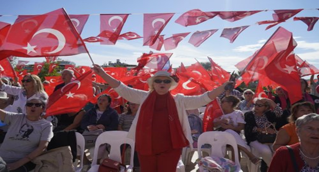 İzmir Büyükşehir Belediyesi’nden Coşkulu Cumhuriyet Bayramı Kutlamaları