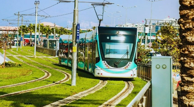 İzmir Konak Tramvayı’nda Elektrik Arızası Nedeniyle Sefer Düzenlemesi