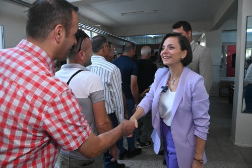 Karabağlar Belediye Başkanı Helil Kınay'dan Belediye Emekçilerine Ziyaret ve Bayramlaşma