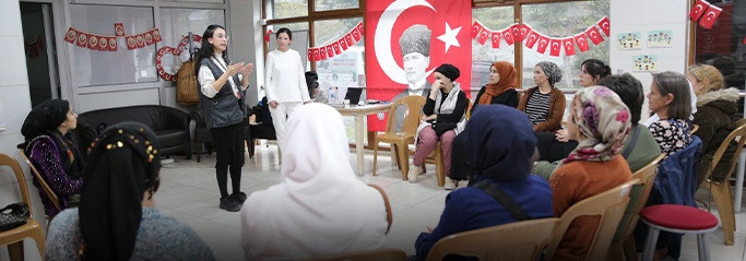 Konak Belediyesi’nden Kadınlara Hak Bilgilendirme Eğitimi