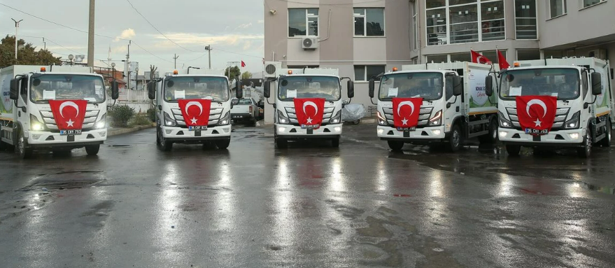 Konak Belediyesi’nden Temizlik Filosuna Beş Yeni Çöp Kamyonu