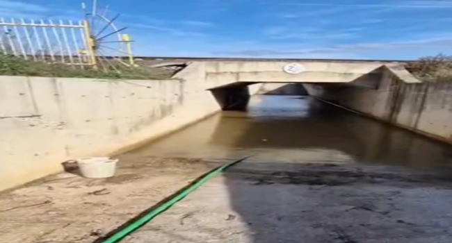 Menderes Tekeli Köyü Alt Geçidindeki Su Baskını Sorunu Çözüm Bekliyor