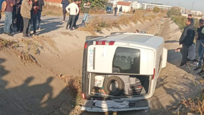 Menemen'de İşçi Servisi Devrildi: Yaralı Durumu Belirsiz