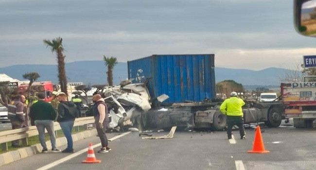 Menemen’de Ölümlü Kaza: Yol Trafiğe Kapatıldı