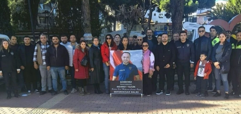 Seferihisar’da Şehit Polis Mehmet Tozun İçin Anma Töreni Düzenlendi