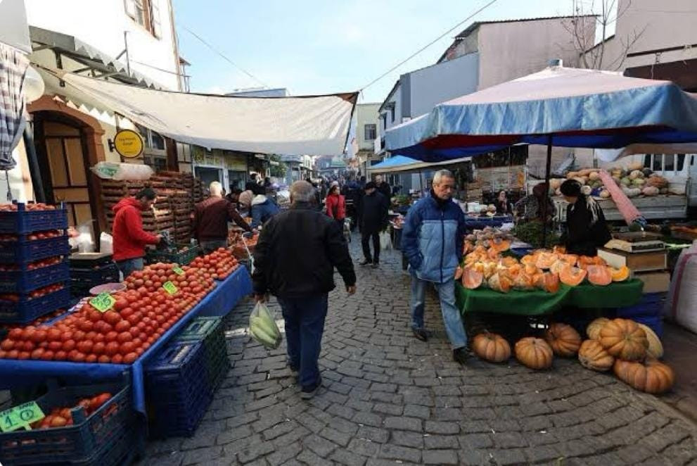 Tire’nin 225 Yıllık Salı Pazarı: Türkiye’nin En Büyük Açık Hava Pazarı